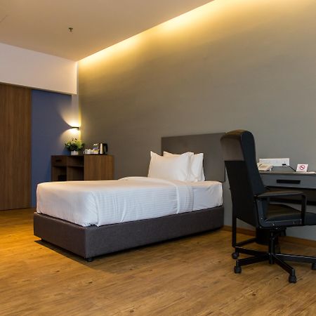 Imperial Regency Suites & Petaling Jaya Kuala Lumpur Exterior foto